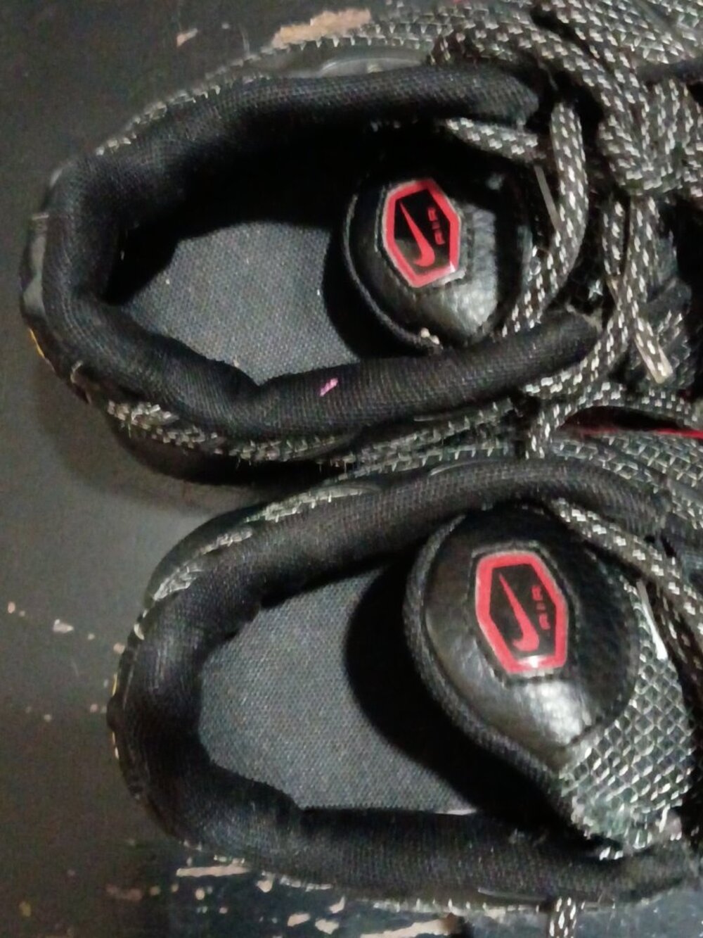 Nike Air Max Plus Synthetic Low Top Sneakers Black/Red Lace-Up Kids 6Y - Picture 11 of 14